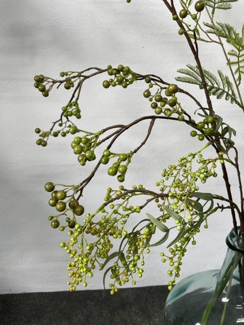 Groen siertakken boeket