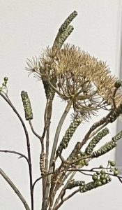 Stoer naturel siertakken boeket