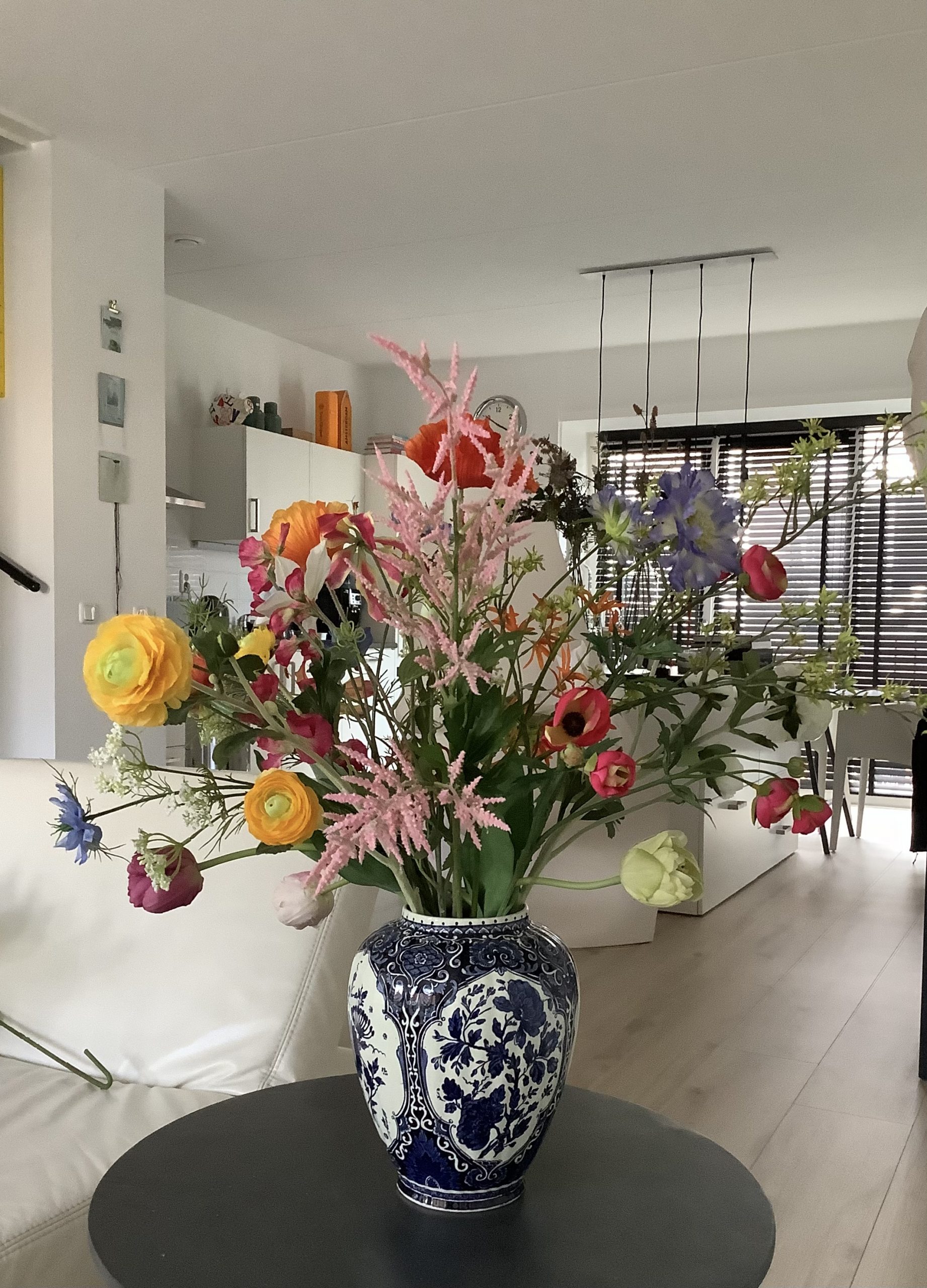 Boeket met 18 kunstbloemen