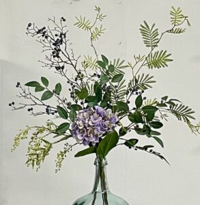 Hortensia met bessentakken boeket